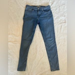 Levi’s 710 Super Skinny Jeans